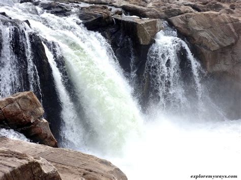 Chausath Yogini Temple, Dhuandhar Waterfall, Boating in Bhedaghat | Blog