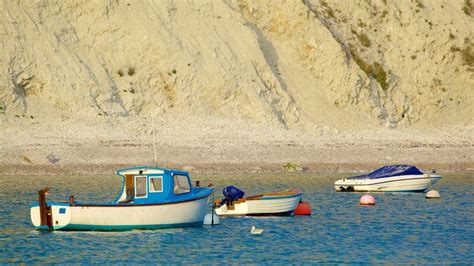 Lulworth Cove Beach Pictures: View Photos & Images of Lulworth Cove Beach