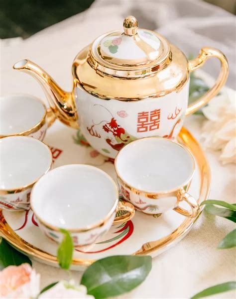 Gold Teapot and Teacups for Traditional Chinese Tea Ceremony | Chinese wedding tea ceremony ...