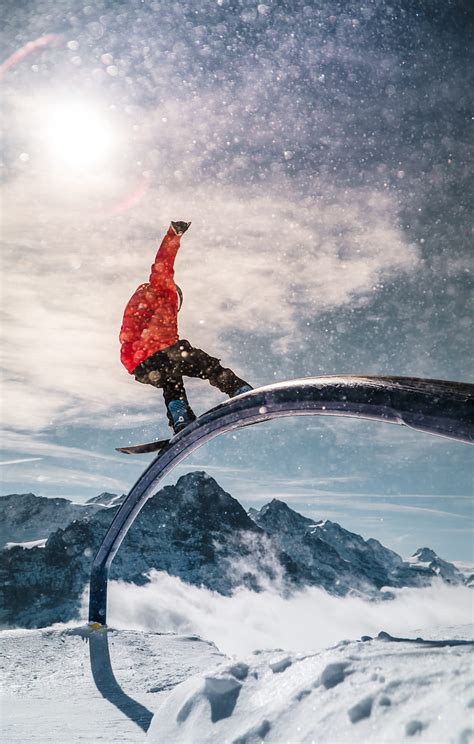 Snowboarder, snowboard, helmet, snow, trick, HD phone wallpaper | Peakpx