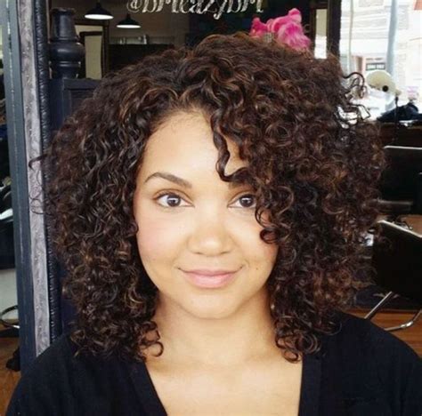 black curly hairstyle | Curly bob hairstyles, Curly bob, Curly hair styles naturally