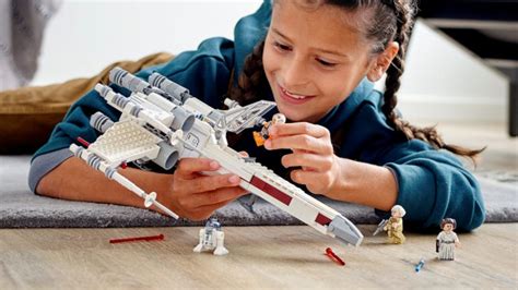 LEGO Star Wars magazine to include free X-wing Fighter model