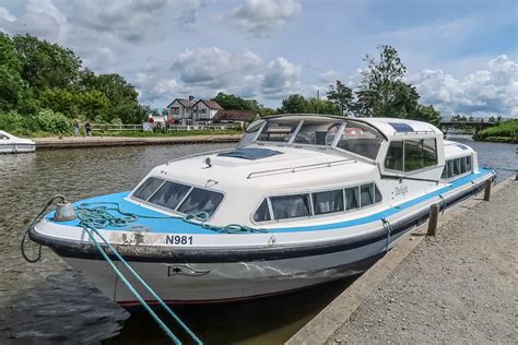 Norfolk Broads Boat Hire: 10 Things to Know Before You Go