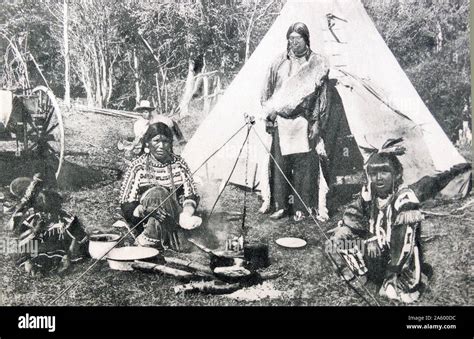 Native american tepee hi-res stock photography and images - Alamy