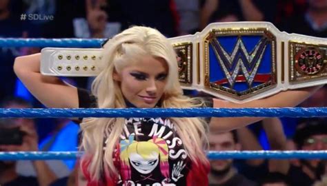 Alexa Bliss Retains Her SmackDown Women's Title With Help From La ...