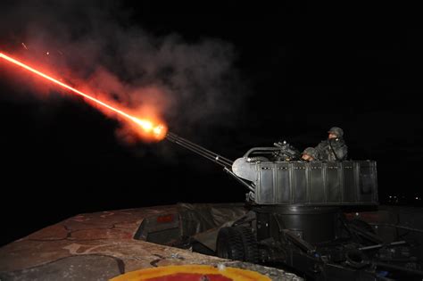 South Korean Marines firing 20mm Vulcan anti-aircraft gun [4256 x 2832] : r/MilitaryPorn