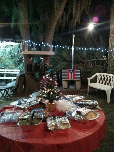 Navidad Boricua , Cena de Navidad en el Batey !!!!!! | Holiday decor, Christmas tree, Table ...