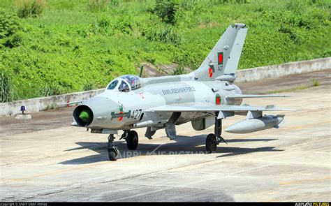 1427 - Bangladesh - Air Force Chengdu F-7BG at Dhaka - Hazrat Shahjala Intl | Photo ID 1099693 ...