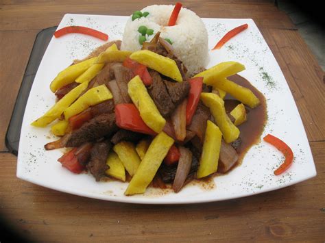 Lomo saltado | Peruvian recipes, Food, Food and drink