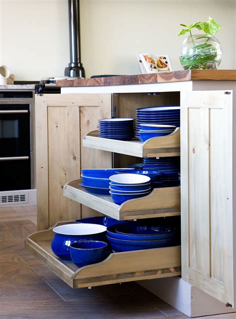 With handy, space-saving storage solutions, this stylish kitchen maximises space. | Kitchen ...