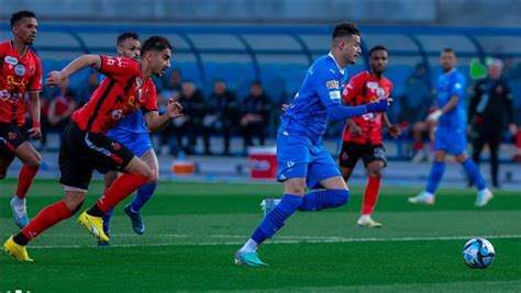 الدوري السعودي.. شوط أول سلبي بين الهلال والرياض