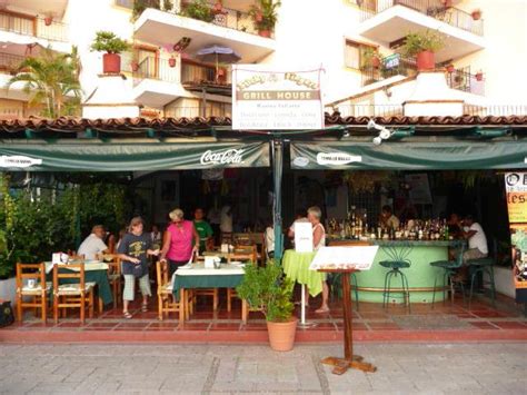 Marina Vallarta the Puerto Vallarta Marina in Photos - Gay Vallarta Restaurants Shops Bars ...