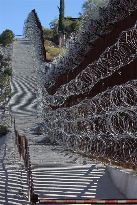 Mexico US Border with Barbed Wire Editorial Stock Image - Image of safety, barbed: 171408014