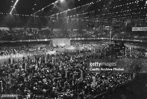 Democratic National Convention 1968 Photos and Premium High Res ...