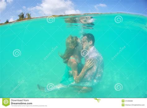 184 Couple Underwater Kiss Stock Photos - Free & Royalty-Free Stock ...