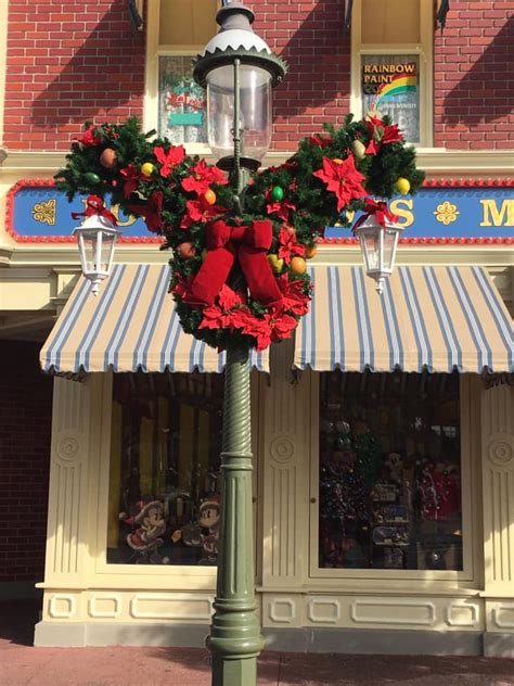 Christmas Decorations Are Appearing At Magic Kingdom!