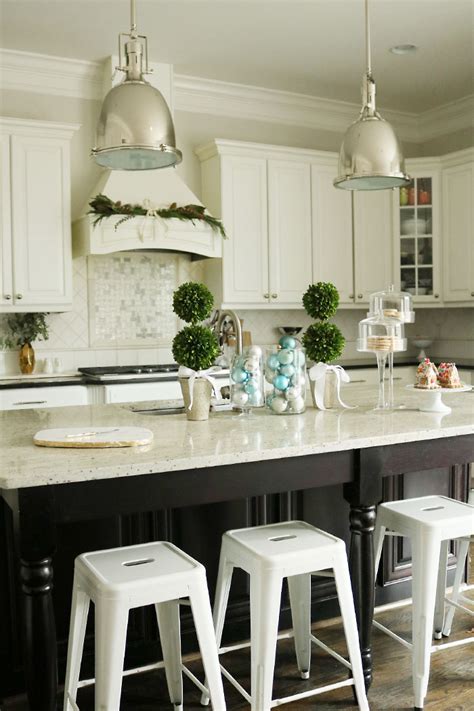 christmas-decorations-kitchen-island - Darling Darleen | A Lifestyle Design Blog