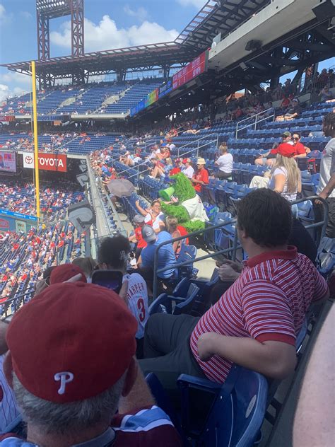 Double-Header Pictures : r/phillies