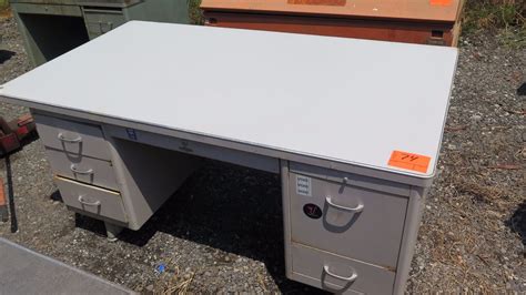 Metal Office Desk - 5 Drawers - Oahu Auctions