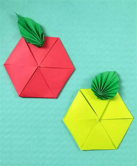 Origami Apple - Beginner Origami * Moms and Crafters