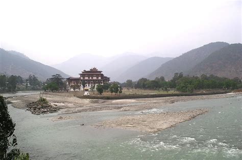 Breathtaking Scenery of Bhutan (4) – Inika Art