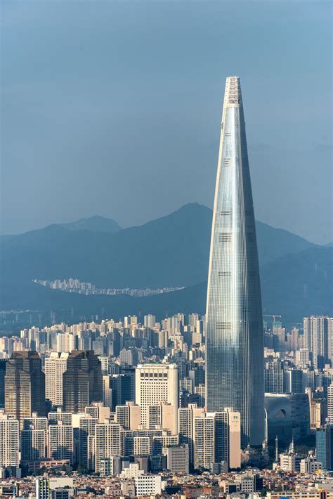 Lotte World Tower looking out of place Seoul South Korea [40166016 ...