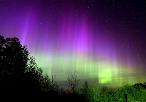 Does the Red Planet Have Green Auroras? - Universe Today