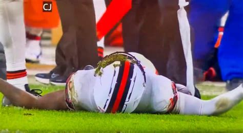 Browns WR Elijah Moore's Body Appeared To Twitch After Hit