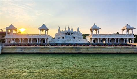 Missing Janmashtami 2023 Celebration? These 15 Popular Hindu Temples in USA Can Be Visited In ...