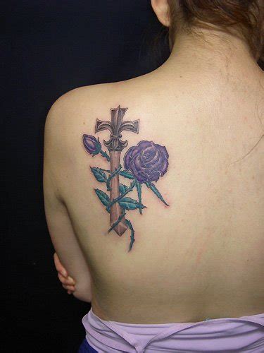 lejouroujesuismorte: 6 Lower Back Cross Tattoos For Women Inspiration