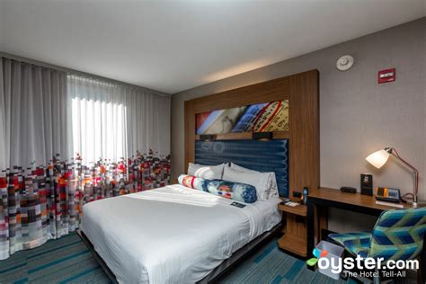 Aloft Manhattan Downtown Financial - District Review: What To REALLY Expect If You Stay