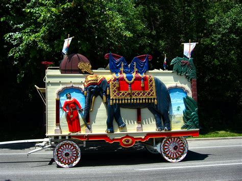 Great Circus Parade - Milwaukee, Wisconsin - July 12, 2009 - photos by ...