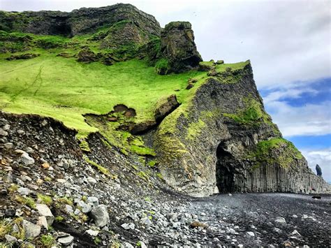 The basalt column caves at Reynisfjara Beach in Vík, Iceland : r/travel