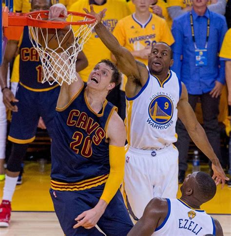 Stephen Curry, Warriors top LeBron, Cavaliers in Game 1 of NBA Finals ...