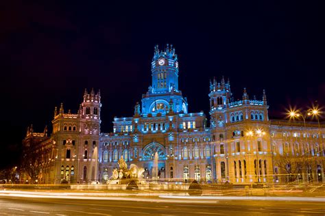 Plaza de Cibeles at Night in Madrid Photograph by Artur Bogacki - Fine Art America