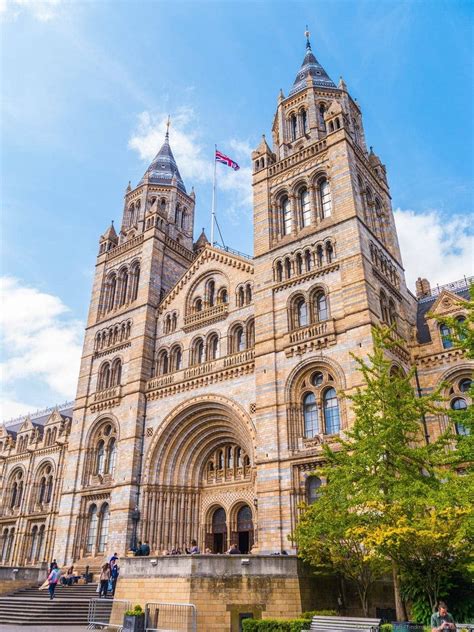 Natural History Museum London Kensington outside | Natural history ...