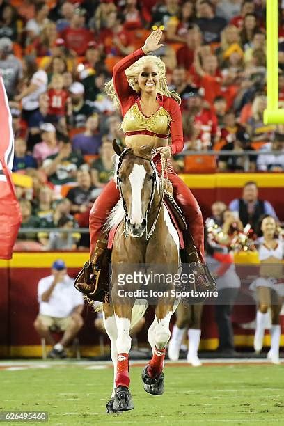 31 Kansas City Chiefs Warpaint Photos & High Res Pictures - Getty Images