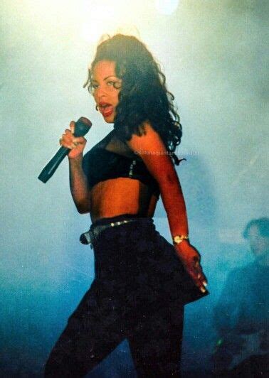 Selena Quintanilla in concert | Selena quintanilla, Selena, Selena quintanilla perez