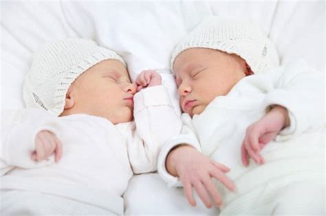 Twin Babies Sleeping - 23 photos which are simply visual sugar cubes