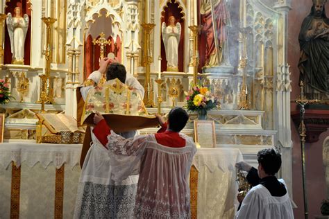 Top Changes Between the Latin Mass and the Novus Ordo