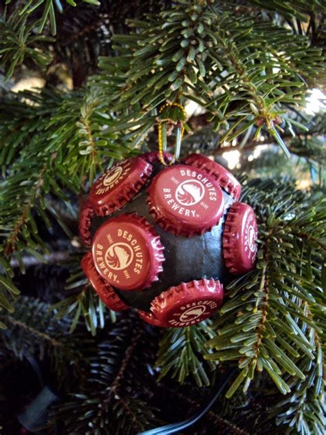 How to Recycle: Recycled Christmas Ball Ornaments