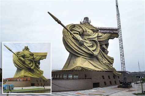 Giant Guan Yu Statue