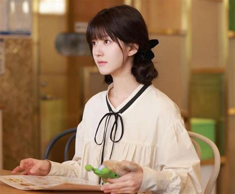 5 Fakta Unik Zhao Lusi, Lawan Main Chen Zheyuan di Drama Hidden Love | kabarbintang.id