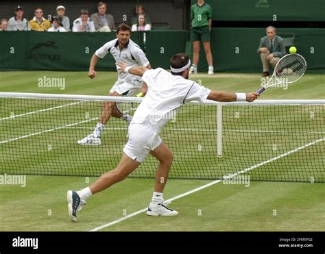 Wimbledon Tennis Championships July 2001 Mens Final Goran Ivanisevic v Pat Rafter Stock Photo ...