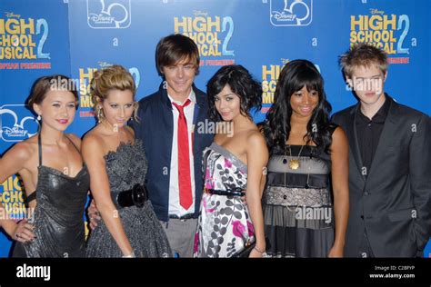 Zac Efron, Vanessa Hudgens,Ashley Tisdale and Monique Coleman High School Musical 2 - premiere ...