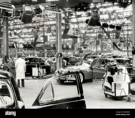 Jaguar factory, motor car assembly line, Coventry Stock Photo - Alamy