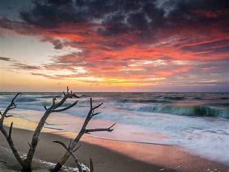 Dusky Beach, beach, ocean, dusk, nature, clouds, sea, HD wallpaper | Peakpx