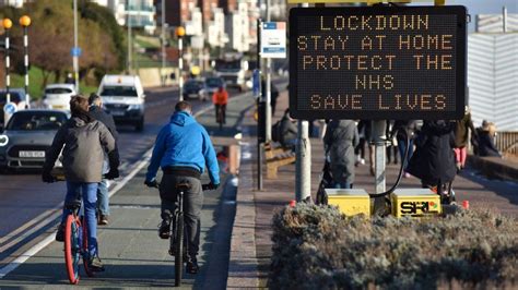 Covid-19: Lockdown needs to be stricter, scientists warn - BBC News