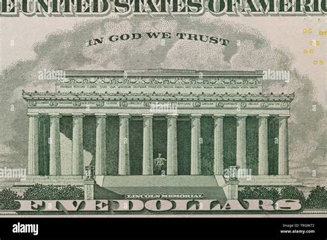 Five Dollar bill with focus on the Abraham Lincoln Memorial on the back Stock Photo - Alamy