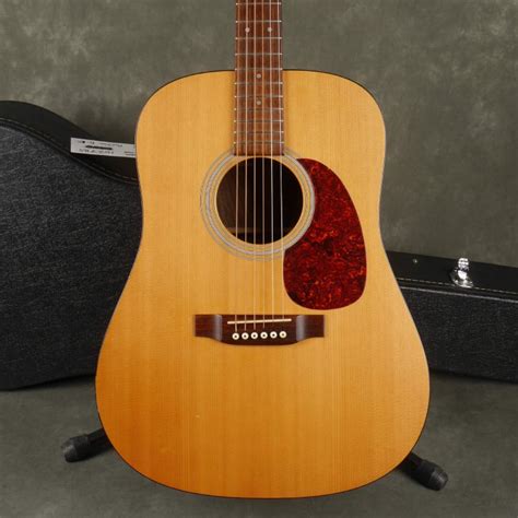 What Is A Dreadnought Guitar | Briefly Explained - AOLRadioBlog